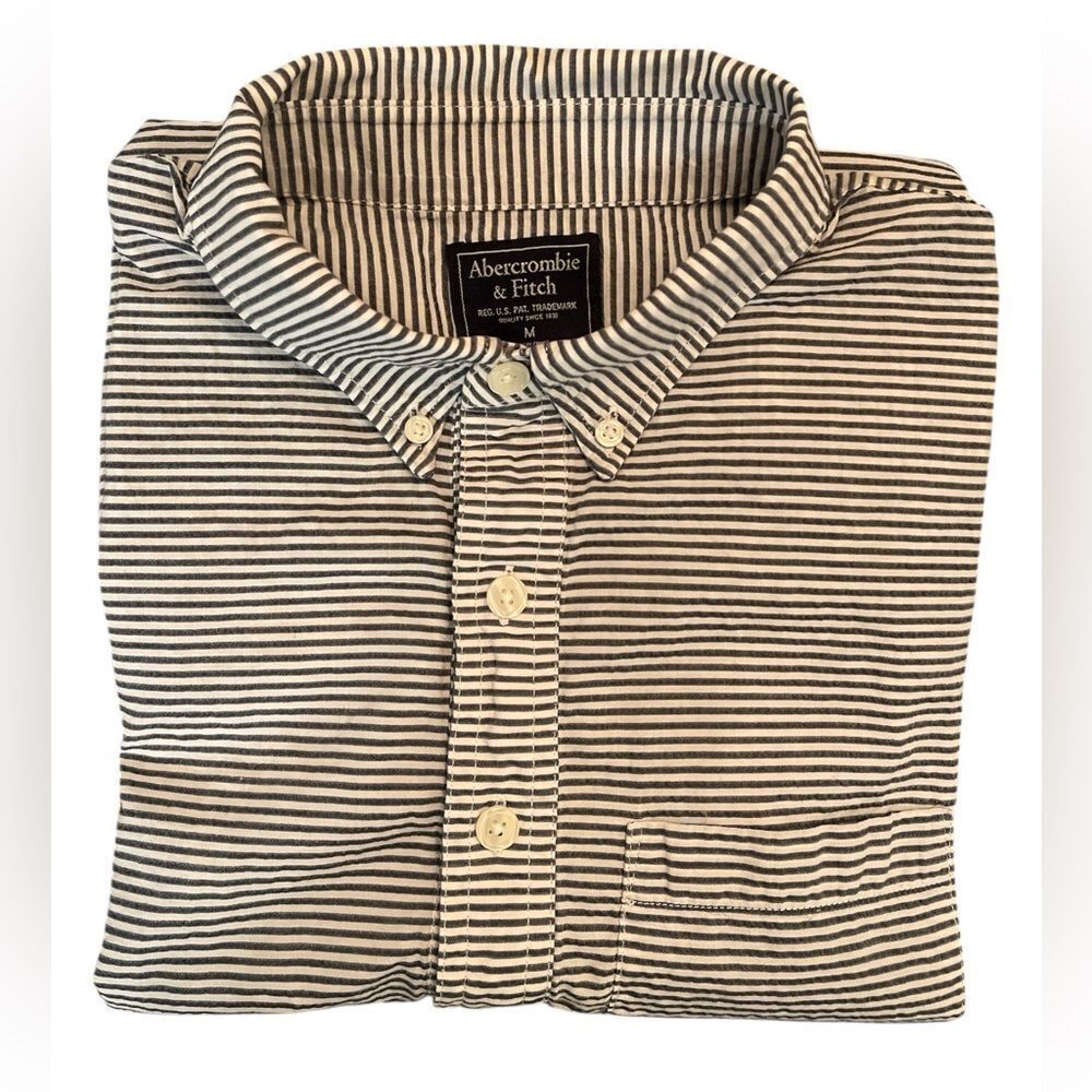 Abercrombie & Fitch Black and White Button Down Shirt